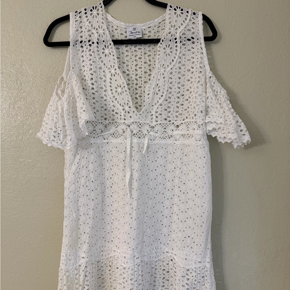 Theodora small White Lace Cold Shoulder Top/tunic